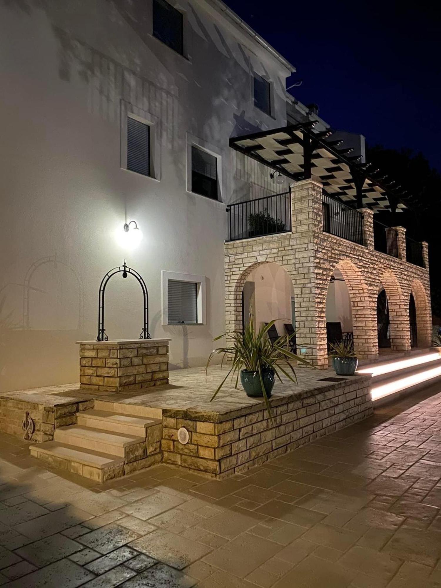 ורסי Villa Jalan מראה חיצוני תמונה